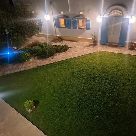 Bed and Breakfast Villino Tronchetto Bianco 4*